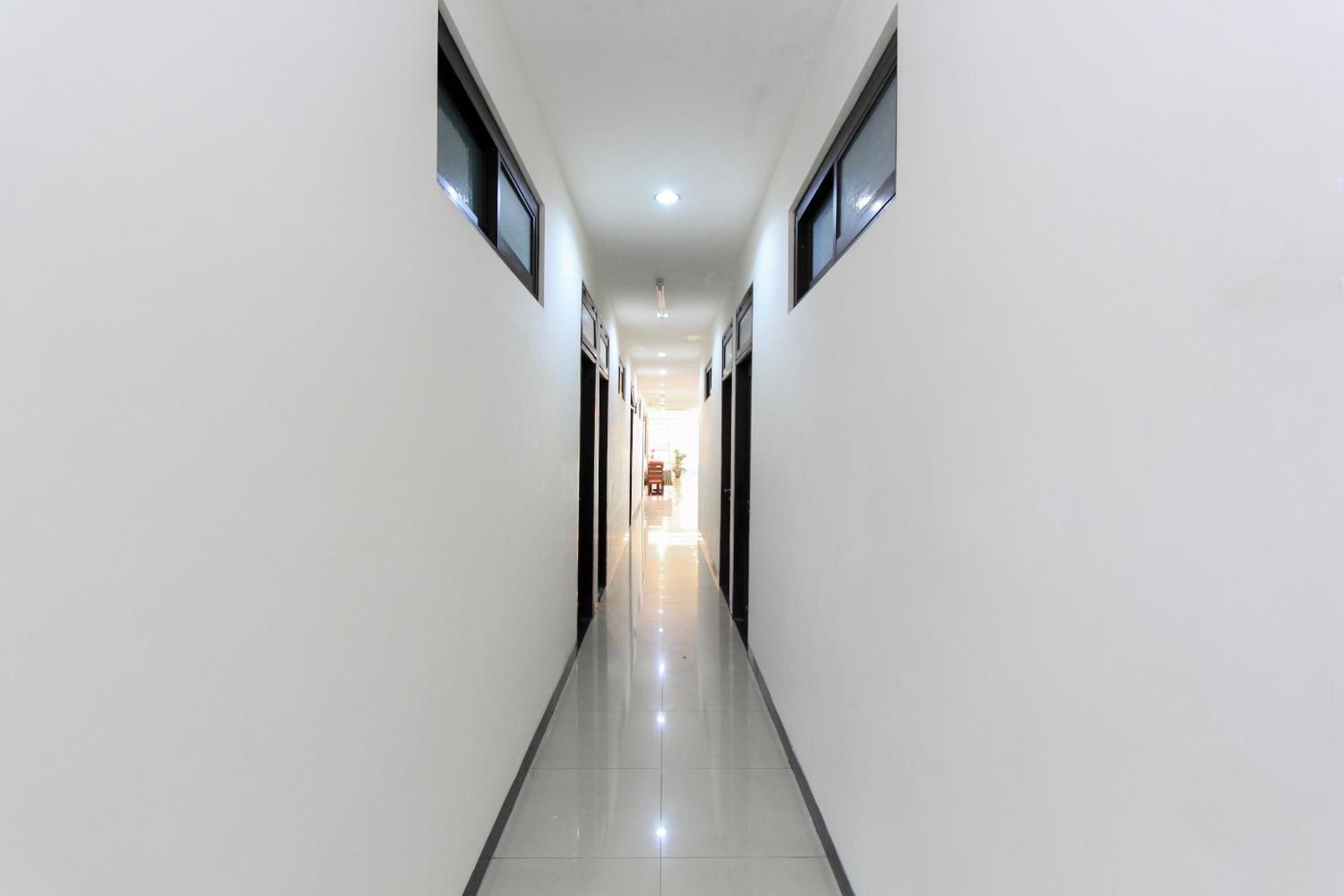 Hotel O Genteng Near Genteng Market Formerly Uno Hotel Surabaya Exterior photo
