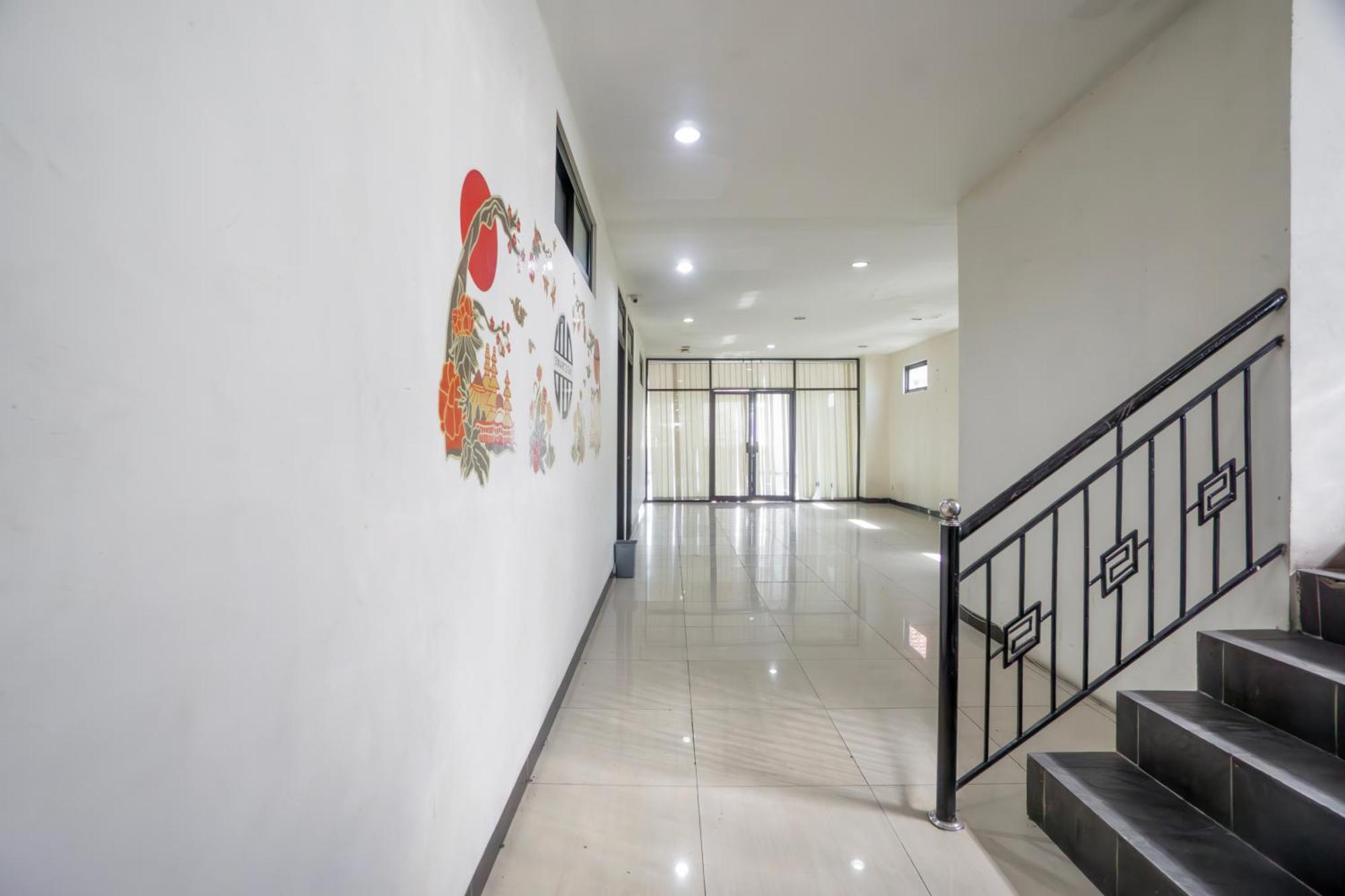 Hotel O Genteng Near Genteng Market Formerly Uno Hotel Surabaya Exterior photo