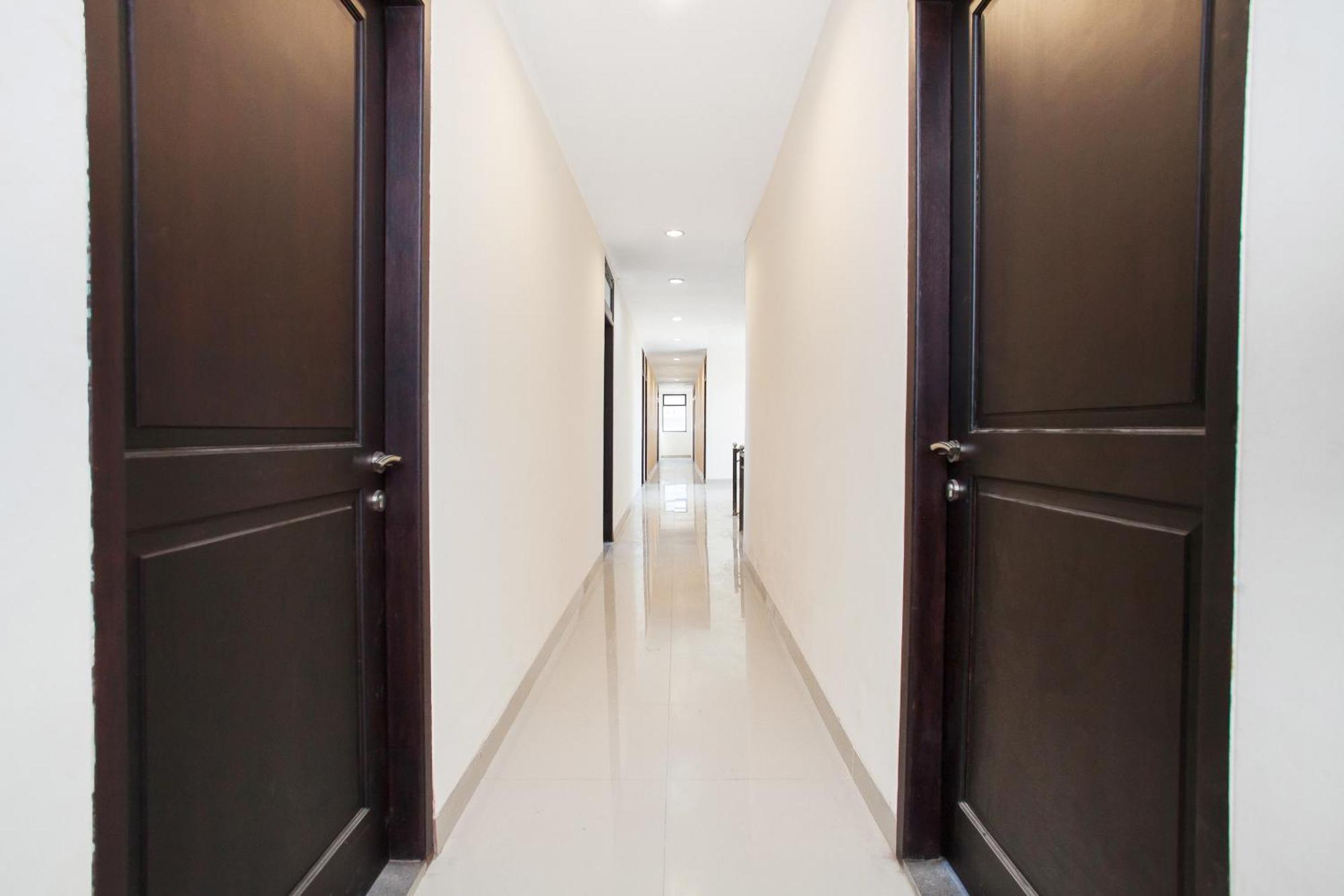 Hotel O Genteng Near Genteng Market Formerly Uno Hotel Surabaya Exterior photo